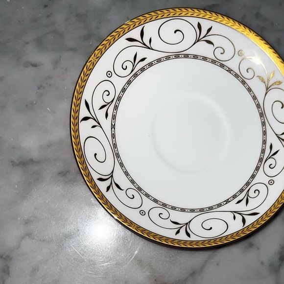 Teavana Dining Teavana Piece Set 4 Cups 4 Saucers Teapot With Lid